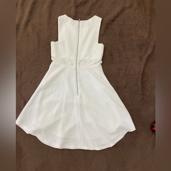 BCBGeneration white lace insert dress size 4 - Picture 11 of 14